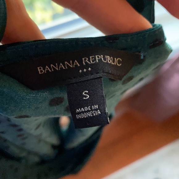 High-neck sleeveless blouse - Picture 4 of 4